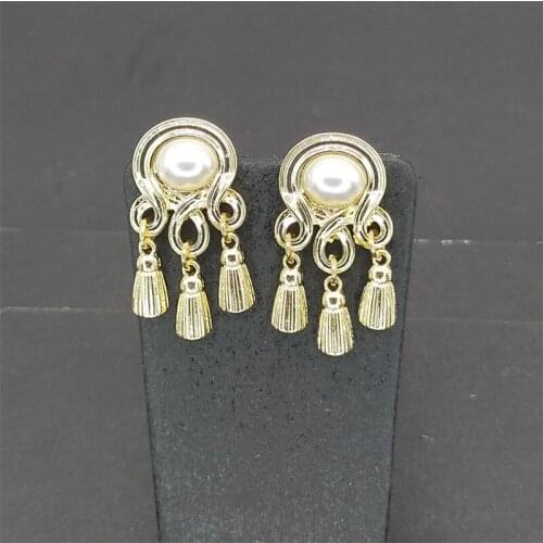 Retro Baroque long Tassel Earrings Vintage temperament matte metal Pearl Earrings Clip Earrings