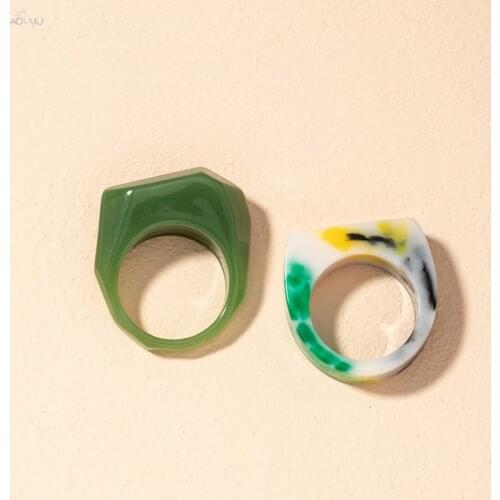 AOMU 2PCS/SET 2021 Spring New Green Color Geometric Irregular Round Resin Acrylic Rings for Women Girls Vintage Ring Set Jewelry