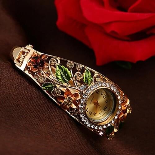 2021 Luxury Quartz Watch Bangle Dress Watch Vintage Faux Crystal Alloy Pretty Floral Pattern Bracelet Watch for Casual