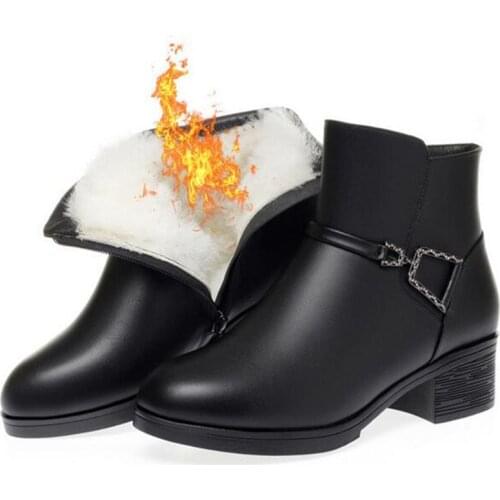 2021 New Top Cowhide Rhinestone Autumn Single Boots Black Large Size Warm Plush / Wool Boots Winter Fashion Shoes Woman Boots