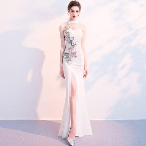 White Standing Collar Mermaid Cheongsam for Female Banquet Elegant Annual Meeting Long Sleeveless Split Skirt K072