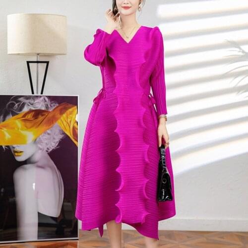 Pleated dress 2021 autumn new European and American fashion heavy industry folds Miyake pleated long-sleeved mid-length dress