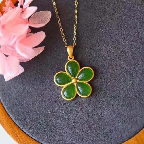 Natural Hetian Jade Love Heart Jasper Four-Leaf Clover Pendant S925 Sterling Silver Clover Clavicle Chain for Girlfriend Ornamen