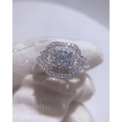 18K Gold Special Shape Cushion Shape 1 Carat Moissanite Luxury Luxury Setting Fashion Womens Ring VVS D Color