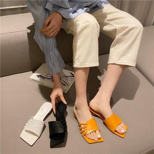 2021 Women Designer Brand Woven Hollowed Mules Shoes Toe Baring Sandal Low Heel Womens Summer New Sandals