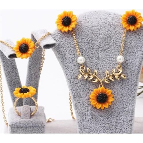2020 New Fashion Trend Sunflower Leaves Four-Piece Bracelet Earrings Ring Necklace Stylish Wild Jewelry Sets