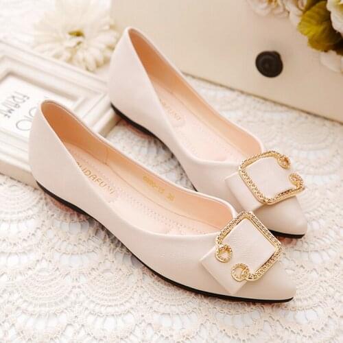 Fashion flat shoes womens spring 2020 new pointed shallow mouth peas shoes Korean style trendy shoes single shoes wild