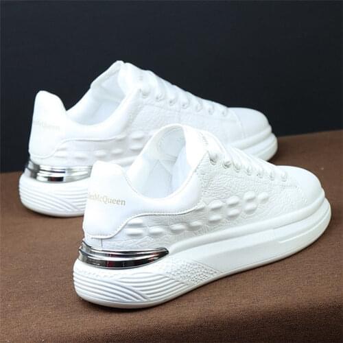 Black mens shoes 2021 new trendy white shoes mens casual shoes high-quality increased sneakers