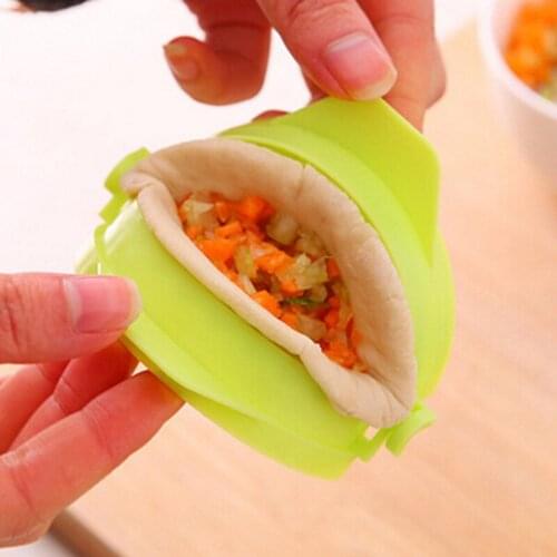 5pcs Kitchen Accessories Plastic Pack Dumpling Maker Molds Dumpling Tool Cooking Pastry Tools Random Color