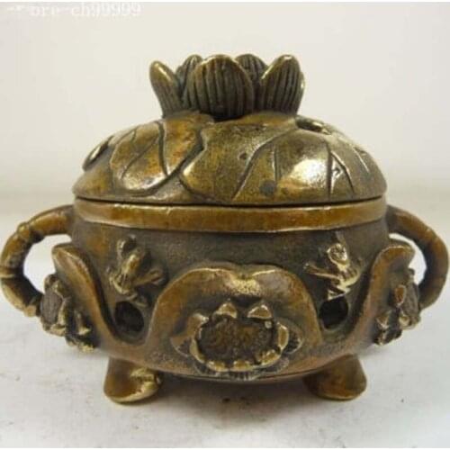 Old hand-carved frogs are decorated lotus pure brass censers