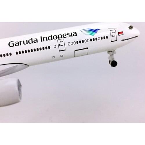 18CM Boeing B777-300 1/400 Scale model Garuda Indonesia with plastic base alloy aircraft plane collectible display static model