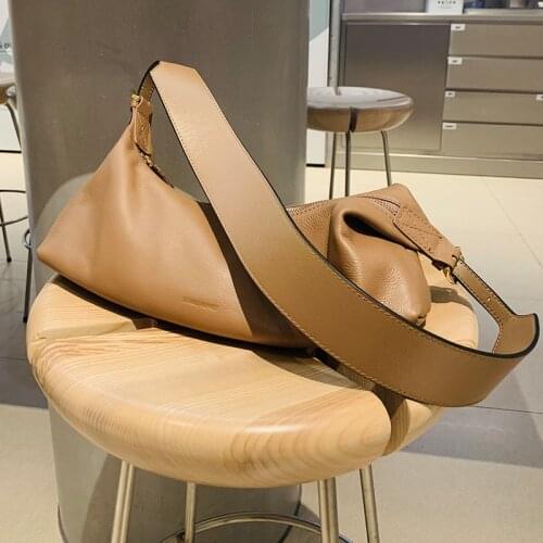 2020 new tide layer cowhide one shoulder his armpit package to restore ancient ways small soft skin French baguette package