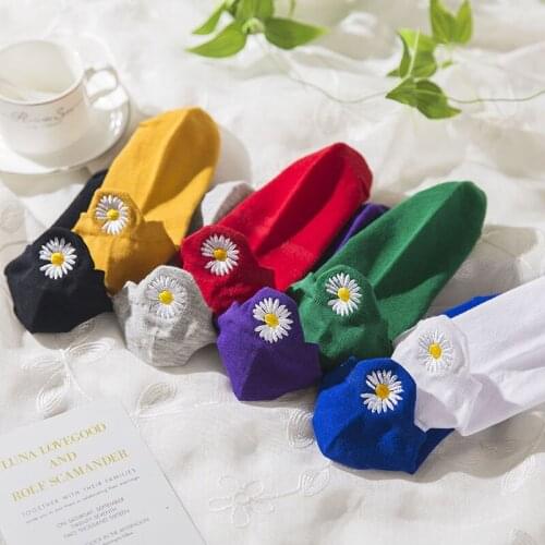 2021 Kawaii Daisy Embroidery Socks Men Women Cute Sweet Female Korean Style Flower Candy Color Novel Funny Couple Cotton Socks