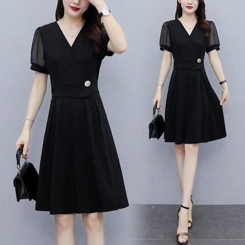 Hepburn Black V-Neck Dress Female Short Sleeve 2021 New Summer Temperament French A-Line Dress Commute Korean Clothing zh1107