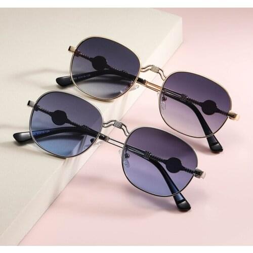 Fashion Luxury Brand Designer Square Sunglasses Men Women Retro Travel Small Frame Punk Driving Sun Glasses Metal Shades UV400