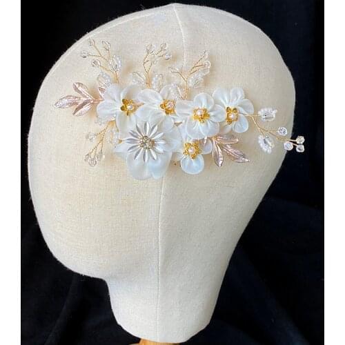 Delicate Bridal Hair Comb Piece White Flower Beaded Crystal Pearls Wedding Headpiece Gold Leaf Women Hair Jewrlry тиара