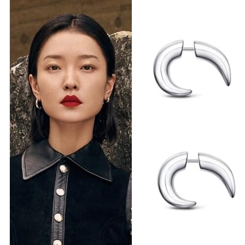 Vintage Ox Horn Earrings Silver Color Men and Women Ins Popular Luxury Earring Fashion Jewelry Gift