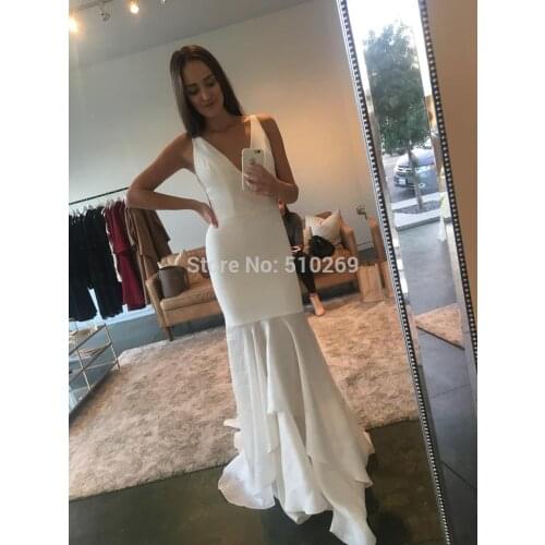 Modern Chic Fit and Flare Wedding Dresses V Neck V Back Sleeveless Stretch Crepe Bridal Gown Organza Vestidos Mariage