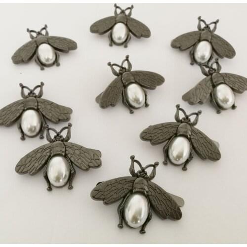 Brand Bee shoes buttons Buckles Hooker Badges Pins for the Clothing bags wallet lock pin buckle Garment shoes buttons hardwares