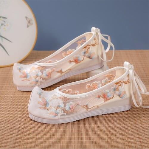 Ancient ancient costume increased and improved shoes womens upturned Hanfu shoes Chinese wind mesh embroidered shoes in summer