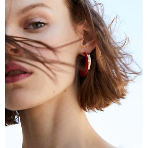 Amorita boutique Fashionable and popular crescent design earrings