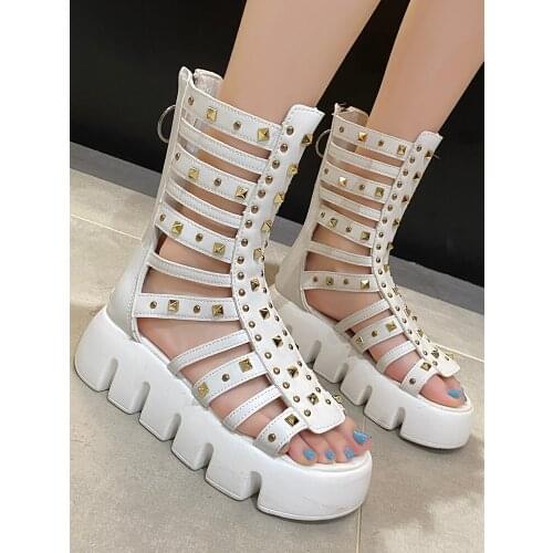 Summer Roman Fashion Thick-Soled Exquisite Rivet Open Toe Hollow Ladies Martin Boots Mid-Tube Sandals