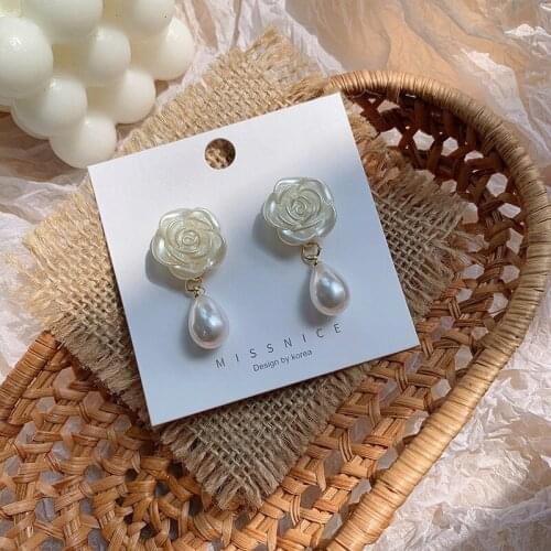 Korean Fashion Pearl Enamel Camellia Earrings for Women Crystal Flower Stud Earrings Statement Brand Earrings Jewelry