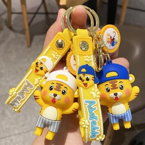 Cartoon Traveling Couple Tiger Epoxy Keychain for Men Women Fashion Hat Swimsuit Tiger Car Keyring Bag Pendant Charn Keyfob Gift