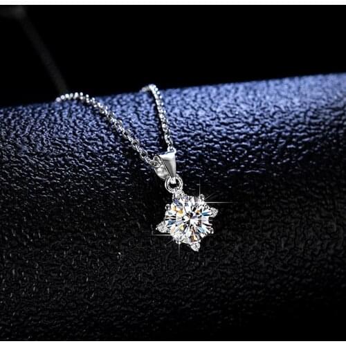Inbeaut Hot Sale 925 Silver Classic 4 Prong Snowflake D Color Pass Diamond Test Moissanite Pendant Necklace Women Party Jewelry