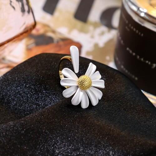 2020 New Spring Colorful Enamel Daisy Flower Vintage Elegant Simple Opening Rings Women Boho Chic Finger Ring Jewelry Party Gift