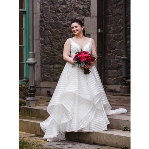 Cornaboutik Striped Ball Gown Wedding Dress Organza V Neck Cascades Open Back Vestido De Noiva Custom Made Plus Size