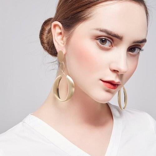 2018 New high quality polished big ear post Silver shiny Plated round wire brushed punk Hoop Earrings party For Women wholesale