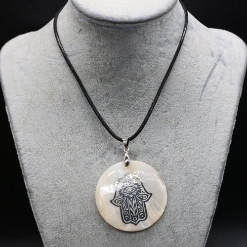 2021 Hot Sale Exquisite Round Shell Pendant Woven Leather Cord Womens Natural Mother-of-Pearl Shell Halloween Necklace Gift