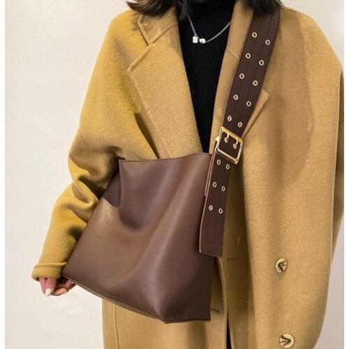 Composite Bag Leather Shoulder Bag for Women 2021 Branded Wide Belt Designer Handbags Womens Trend Solid Color Bucket Bag