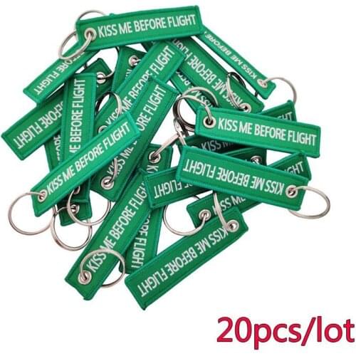 20pcs/lot Pink Kiss Me Before Flight Keychain Pilot Luggage Tag Chain for Aviation Gifts Car Key rings Women Key Chain Label