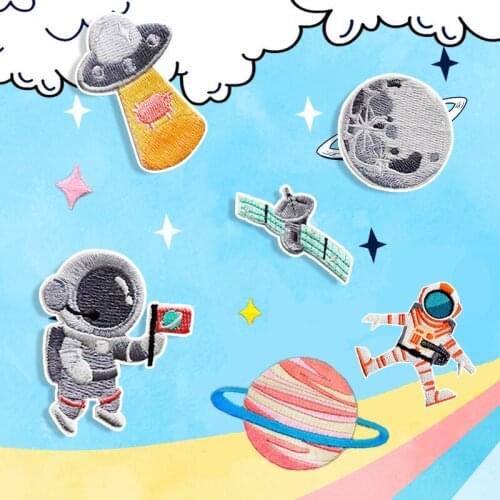 Universe Astronaut Embroidered Patch for Clothing Stick on Sew Applique Motorcycle Biker Patch Jeans Clothes Sticker Badges
