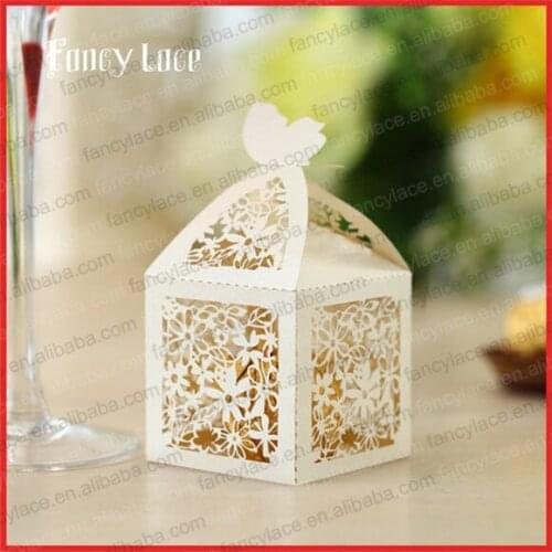 50pcs Hollow Out Flowers Wedding Sweet Candy Box Customized For Gift Packing Bags Chocolate Boxes Party Decoration Supplies