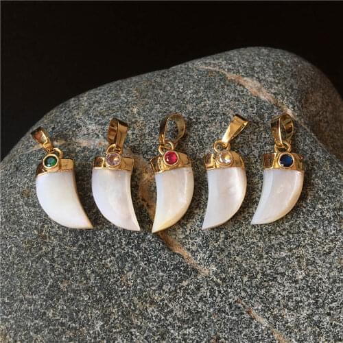 FUWO Natural Mop Shell Pearls Pendant With Gold Zircon Charm Small Horns Shape Pears Jewelry Supplies Wholesale PD603
