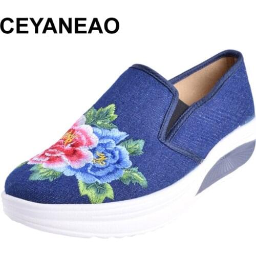 CEYANEAOVintage Women Shoes Old BeiJing Flat Platform Tourism Floral Embroidered Slip On Single Shoes Woman Plus Size35-43 E1303