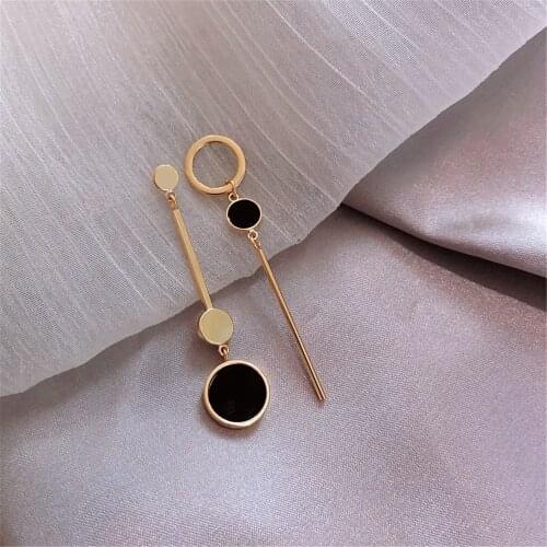 Korean simple geometric asymmetric niche fashion wild earrings