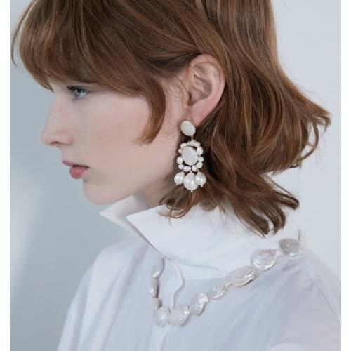 BK Fashion White Faux Pearl Earrings Rough Tassels Irregular Resin Beads Ear Stud Dangle Jewel Wedding Party Trend Women Gift