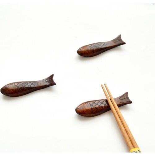 Fish Shaped Natural Wood Tableware Holder Chopstick Rest Spoon Fork Knife Wooden Holder Rack Kitchen Tools SN1750