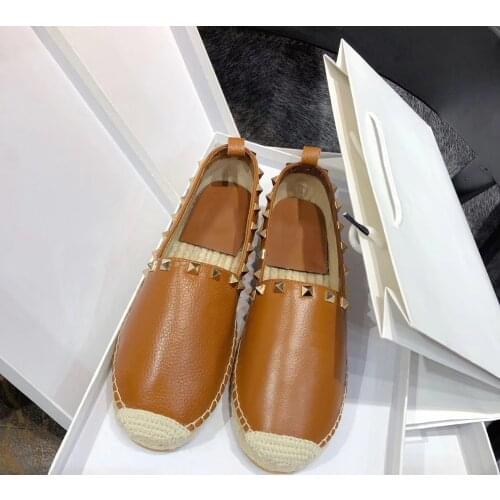 2020 Low Price Comfort Rivet SILVER FLATS Loafers Luxury Shoe Women Fisherman shoes Genuine Leather Ladies Moccasins Espadrilles