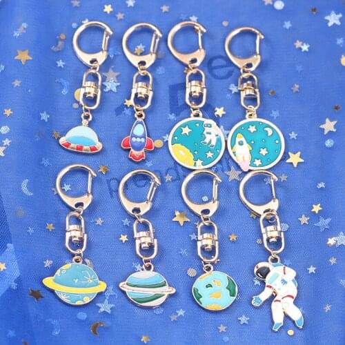 Classic Cute Cartoon Astronaut Star Pendant Keychain For Women Girls Fashion Oil Drop Charms Keyring Jewelry Party Gifts