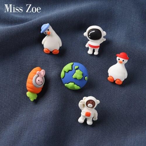 Goose Lapel Pins Plastic Resin Astronaut Carrot Earth Bear Brooches Cute Sweet Kawaii Cartoon Jewelry Gift for Kids Friends