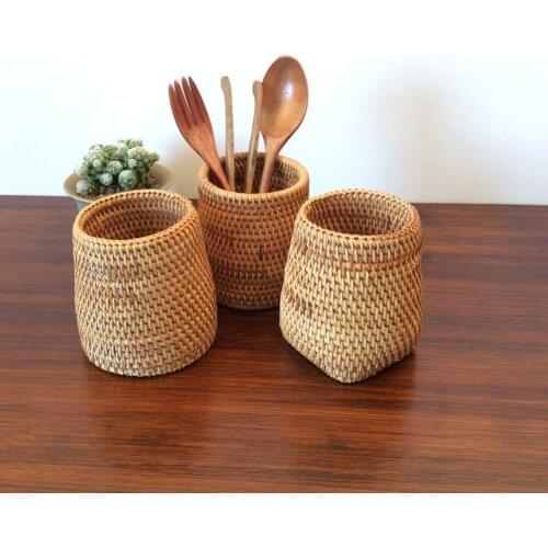 Rattan Pen Holder Handwoven Pencil Makeup Brush Organizer Multi-Purpose Mini Items Storage Basket for Home Office Desktop Decor