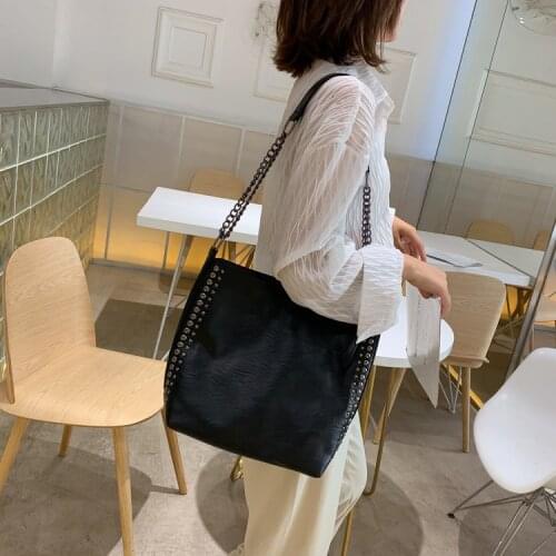 Women Casual Rivet Shoulder Bag Female Famous Brand Chain Crossbody Bags for Leather Handbags Large Capacity Tote Bag Sac