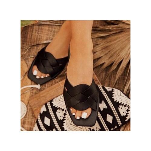 European and American brand sandals womens explosive summer womens casual soft slippers beach flat shoes slipper two colors