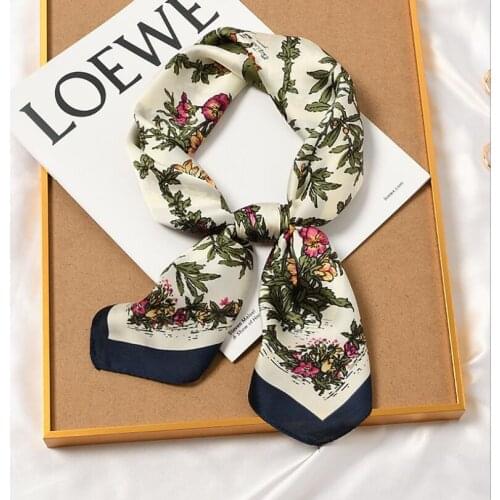 70cm Luxury Florals Women Square Silk Neck Scarf Fashion Head Scarf Kerchief Retro Flowers Print Foulard Bandana 2021 New