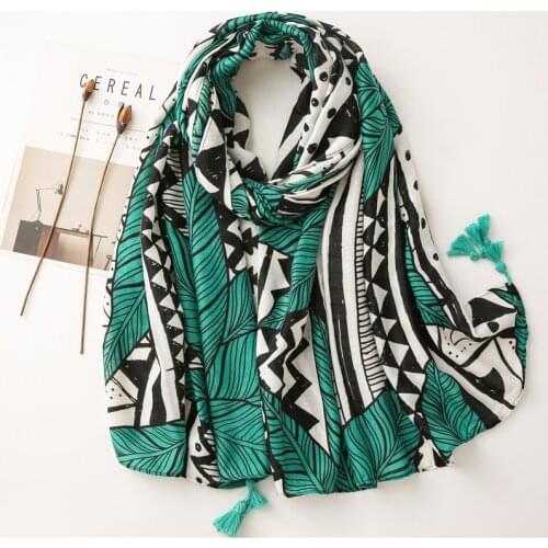Autumn Winter Fashion Green Leaves Floral Tassel Viscose Shawl Scarf Women High Quality Print Warm Hijabs and Wraps Muslim Sjaal